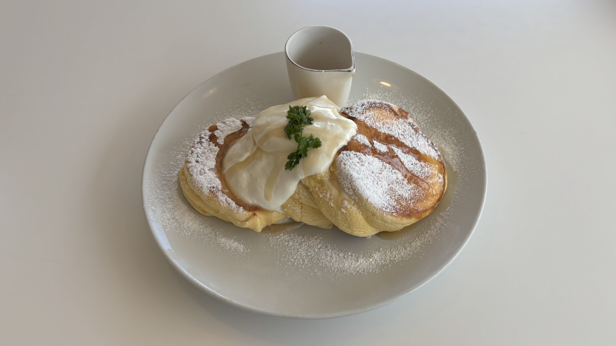【明和町】オリーブカフェ（The Olive Cafe）で“ふわしゅわ”パンケーキ！おすすめメニューと料金まとめ｜三重県明和町