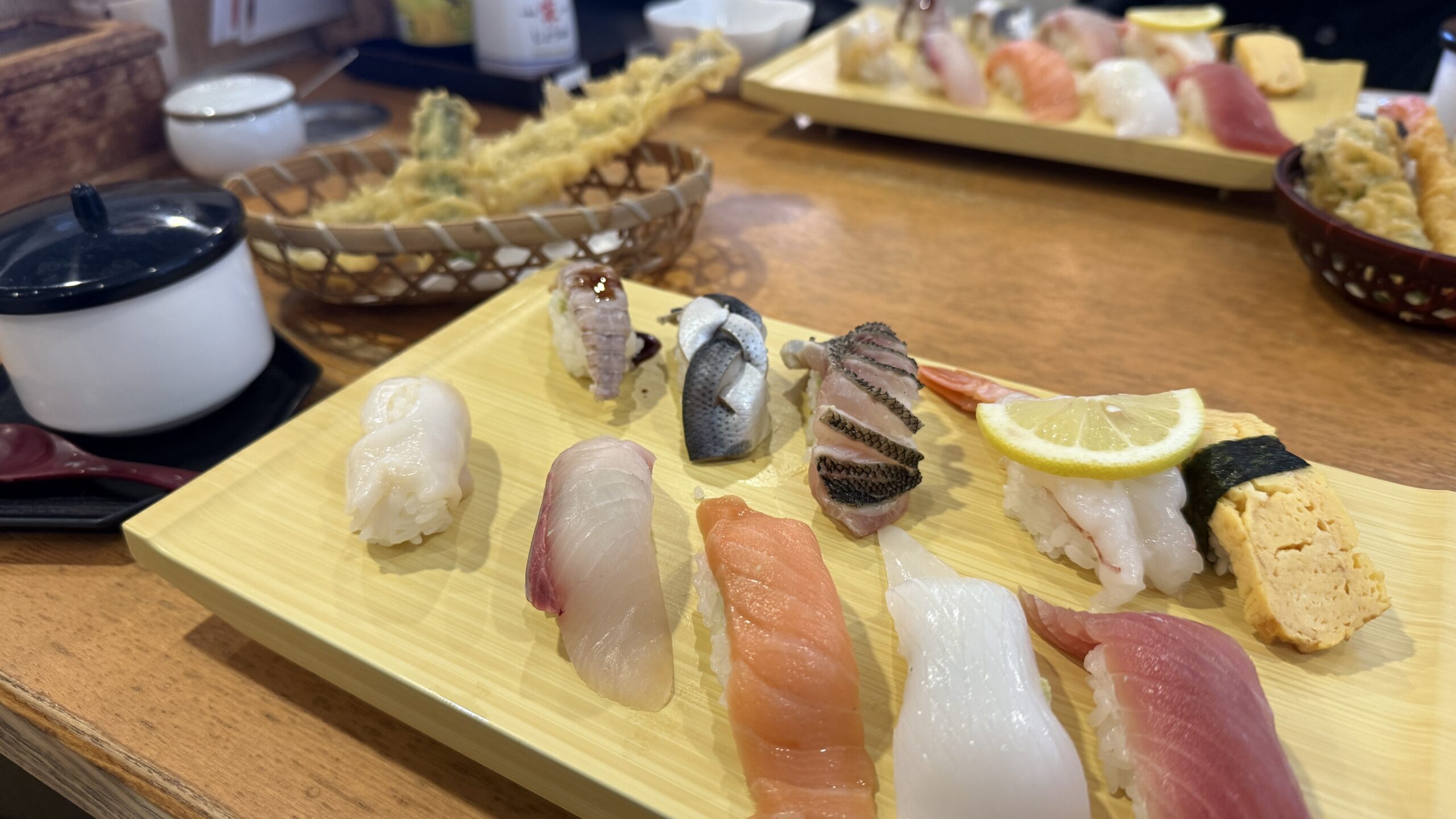明和町の鈴木水産はグルメ回転寿司｜人気のランチ「季節のおすすめ十貫」の実食レビュー｜三重県明和町